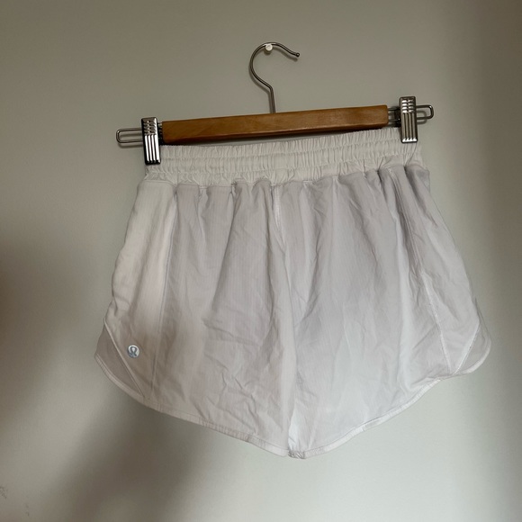 Lululemon shorts - Picture 4 of 7